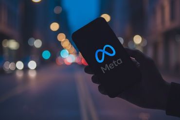 Akcje Meta Platforms spadają. 