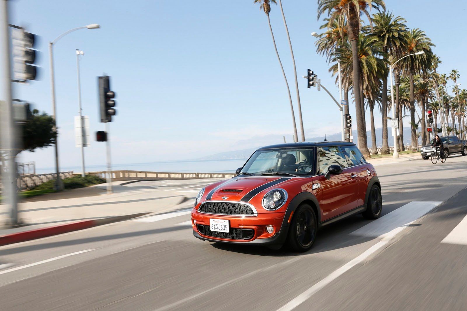 Galeria Mini jako celebracja sprzedaży półmilionowego egzemplarza w USA 133