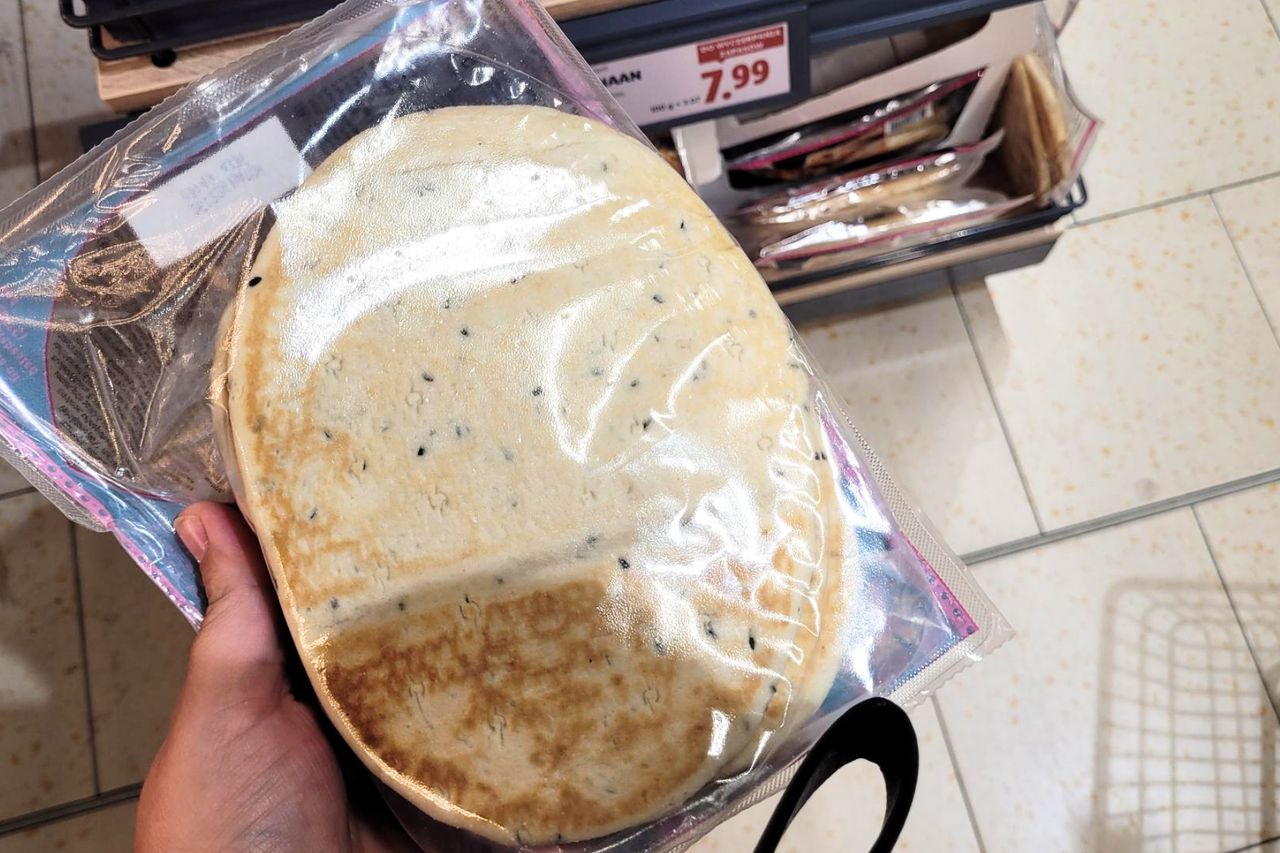 Gdy wypatrzę te chlebki w sklepie, kupuję na zapas. Świetnie nadają się do gęstych potrawek i past