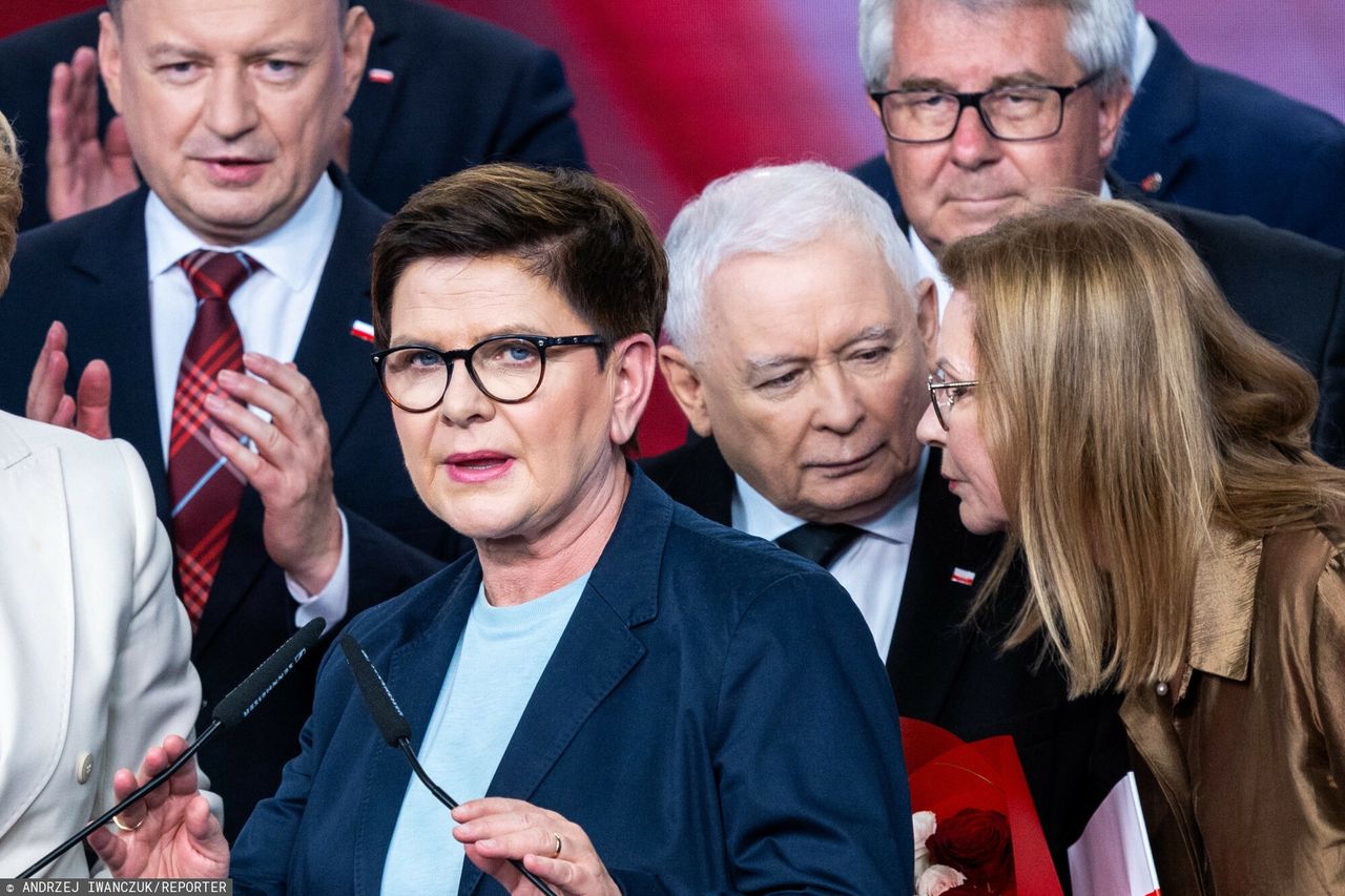 Szydło o "drastycznych ruchach kadrowych". Pojawił się nowy wpis