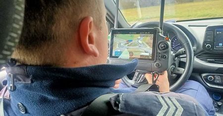 Policjanci z dronem kontrolują skrzyżowania. Efekty akcji „Ustąp pierwszeństwa”