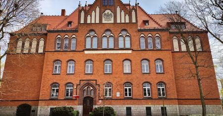 Para prowadząca rodzinny dom dziecka z zarzutami znęcania się