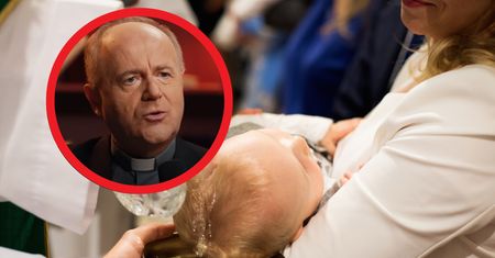 "Odmówiłam bycia chrzestną. Wmurowało go". W Polsce to wciąż temat tabu