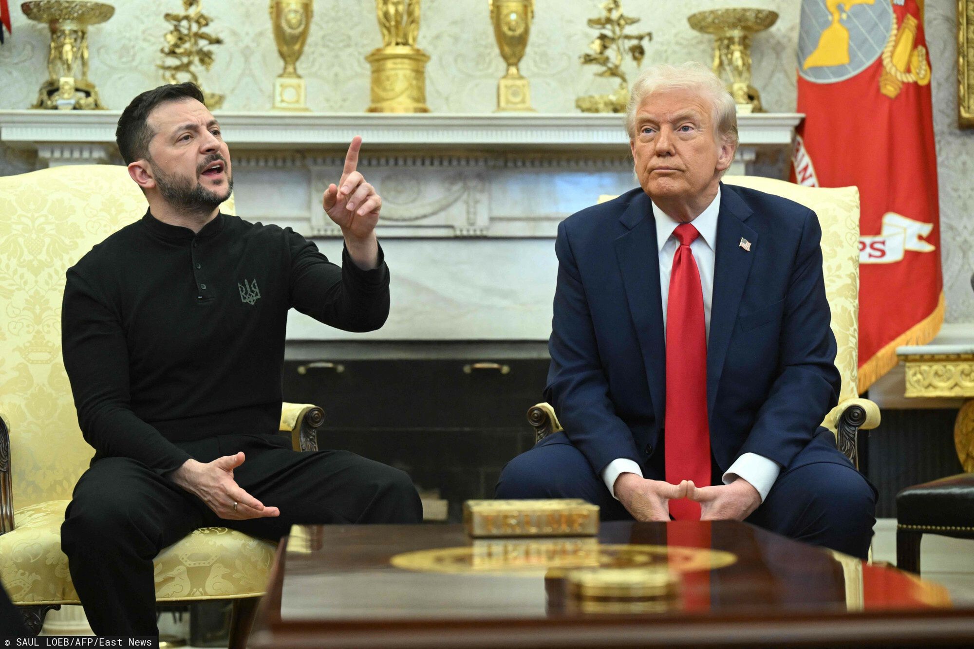 Wo?odymyr Ze?enski w Waszyngtonie
US President Donald Trump and Ukraine's President Volodymyr Zelensky meet in the Oval Office of the White House in Washington, DC, February 28, 2025. Zelensky and Trump openly clashed in the White House on February 28 at a meeting where they were due to sign a deal on sharing Ukraine's mineral riches and discuss a peace deal with Russia. "You're not acting at all thankful. It's not a nice thing," Trump said. "It?s going to be very hard to do business like this," he added. (Photo by SAUL LOEB / AFP)
SAUL LOEB