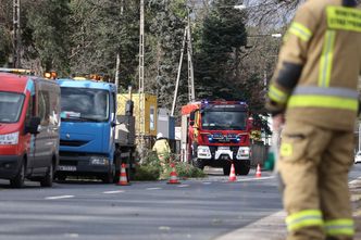 Stacje paliw zamykają się przez wichury. Kolejny dzień z nawałnicami