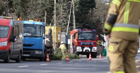 Stacje paliw zamykają się przez wichury. Kolejny dzień z nawałnicami