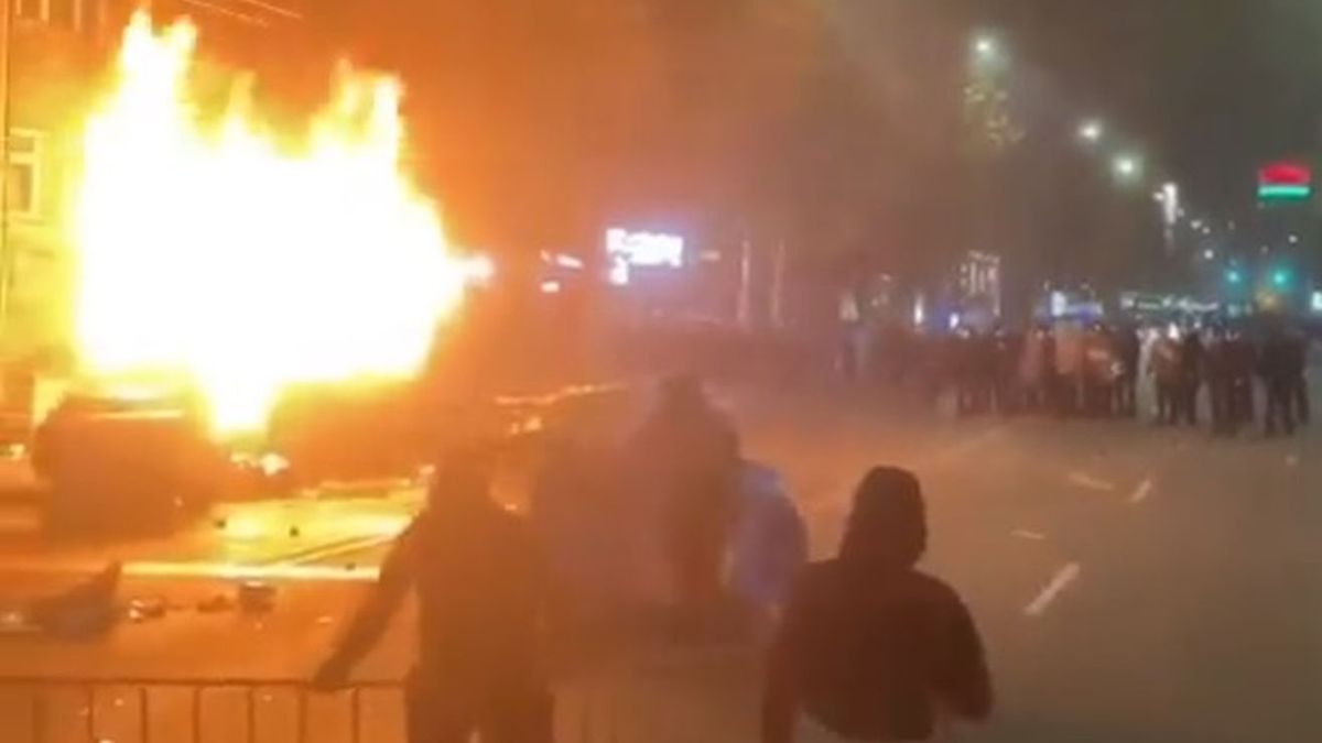 Na zdjęciu: zamieszki w Sofii przed meczem Bułgaria - Węgry