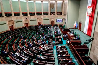 Premie dla pracowników Sejmu i Senatu. Dostali łącznie 1,8 mln zł