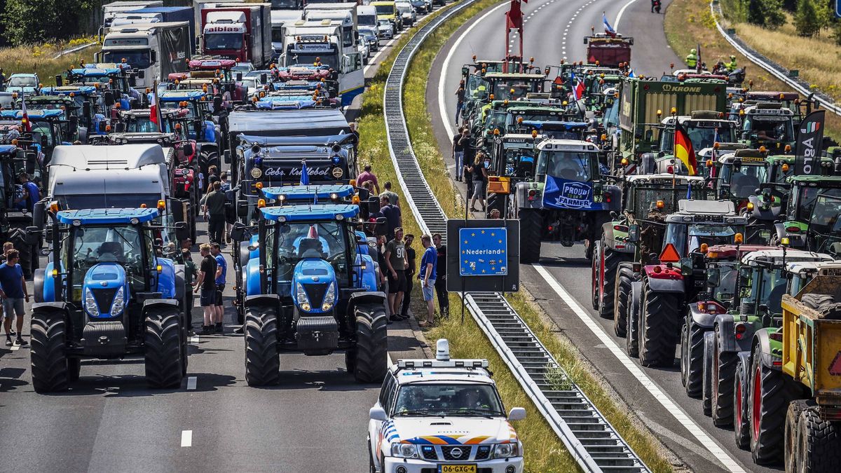 Od kilku tygodni w Holandii trwają protesty rolników. Ciągniki blokują m.in. autostrady