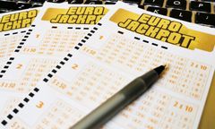 Polak wygrał 1,6 mln zł w Eurojackpot. Wiadomo, gdzie skreślał liczby