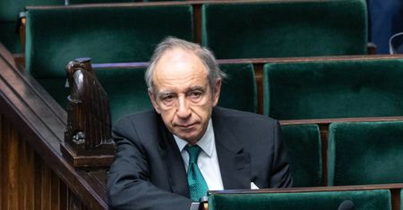 Bartoszewski do dymisji? " To jest decyzja premiera"