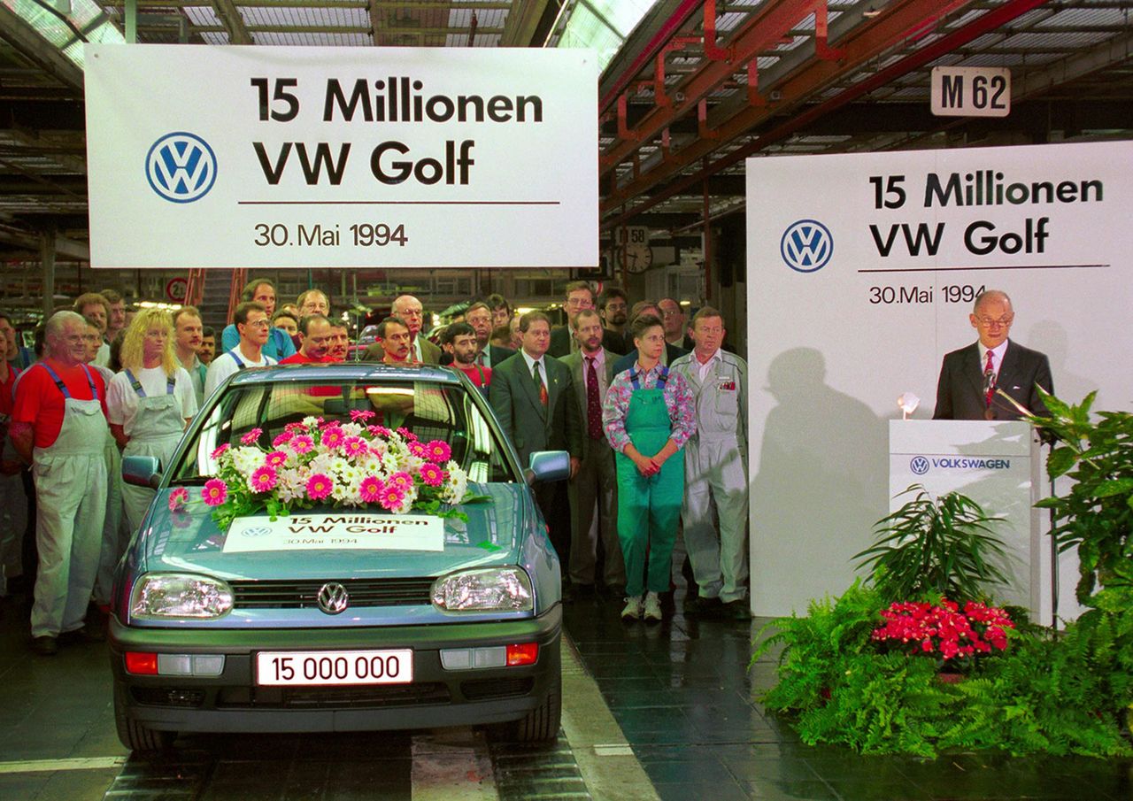 Ferdinand Piech prezentuje piętnastomilionowego Golfa (fot. Volkswagen)