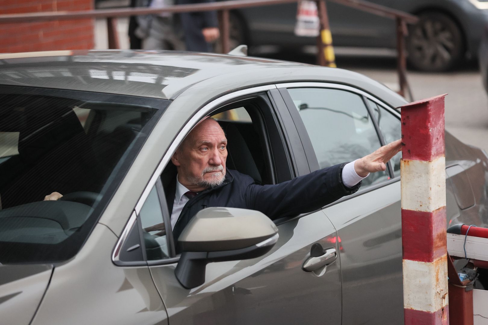 Macierewicz przyłapany. Gnał ulicami Krakowa