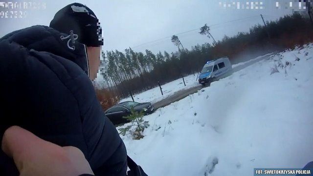 Skuteczny pościg ostrowieckich policjantów. Mamy wideo z pościgu