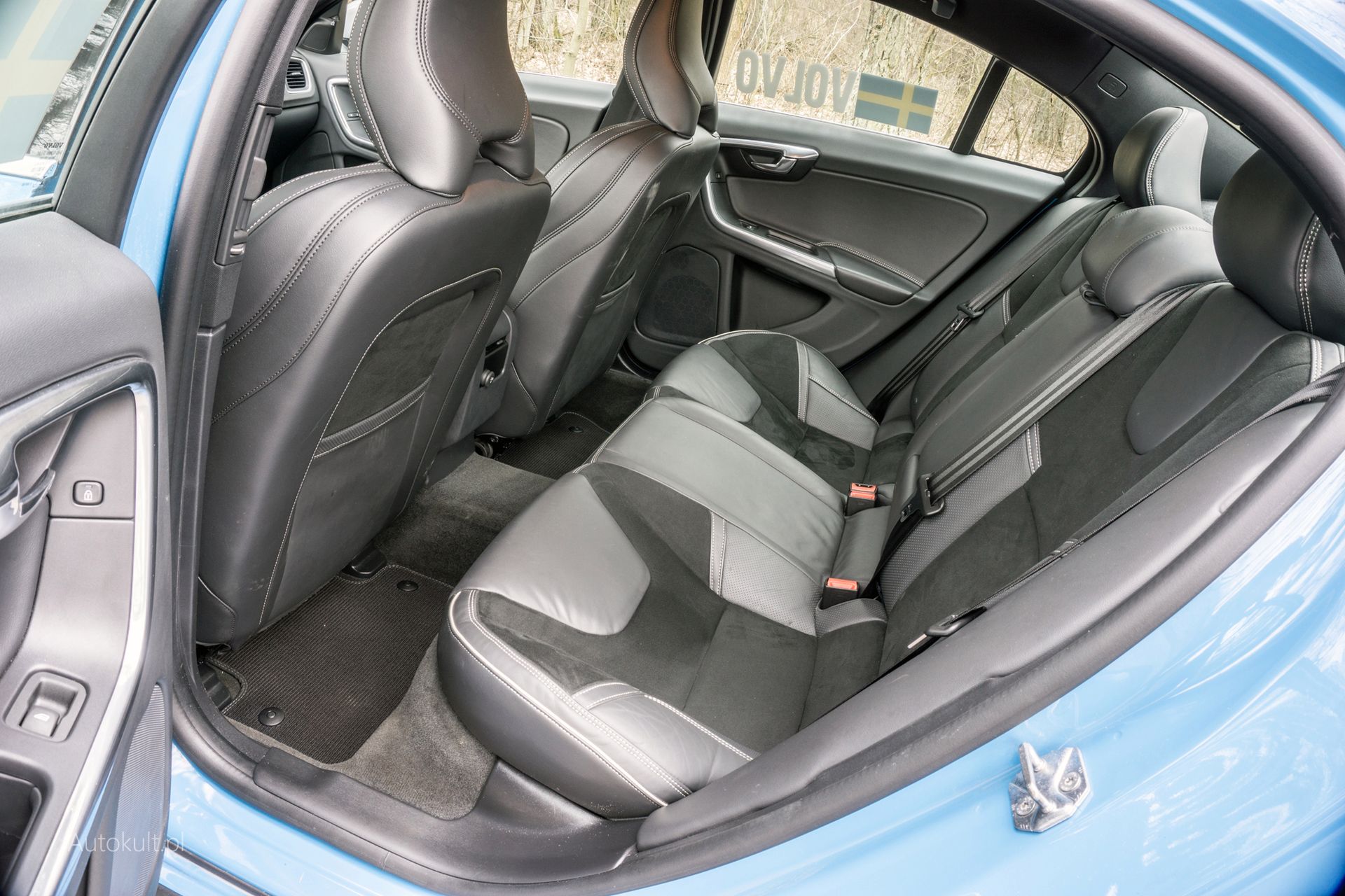 Jak na segment D, w Volvo S60 z tyłu jest dość ciasno.