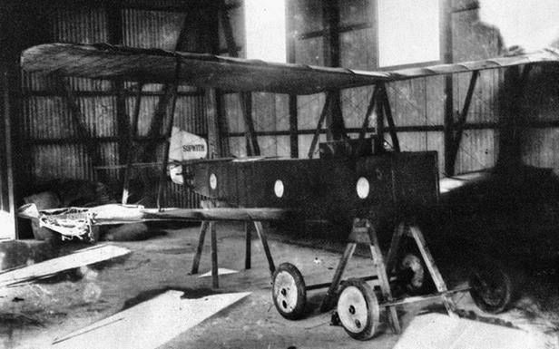 Ruston Proctor AT - pierwszy na świecie, zdalnie sterowany samolot