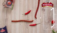 Henryk Kania promuje się jako sponsor programu Onetu „Dogrywka. Śniadanie z kadrą”