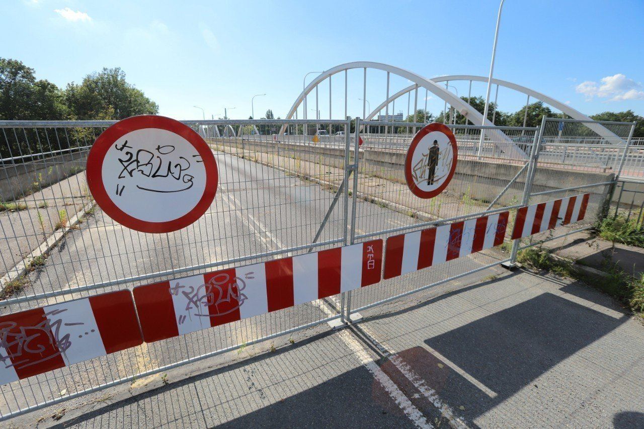 Wrocław: Mosty Chrobrego pozostają zabytkiem. Nie będzie można ich zburzyć i postawić nowej przeprawy. Taką decyzję podjął sąd