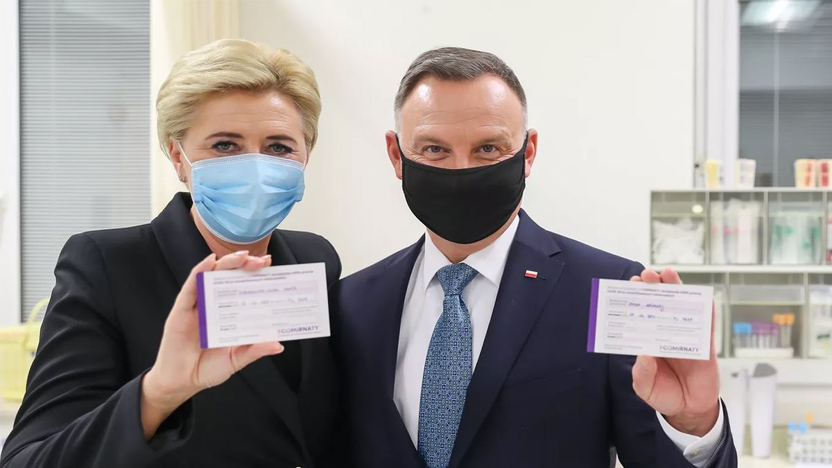 Andrzej Duda i Agata Kornhauser-Duda przyjęli trzecią dawkę preparatu na COVID-19