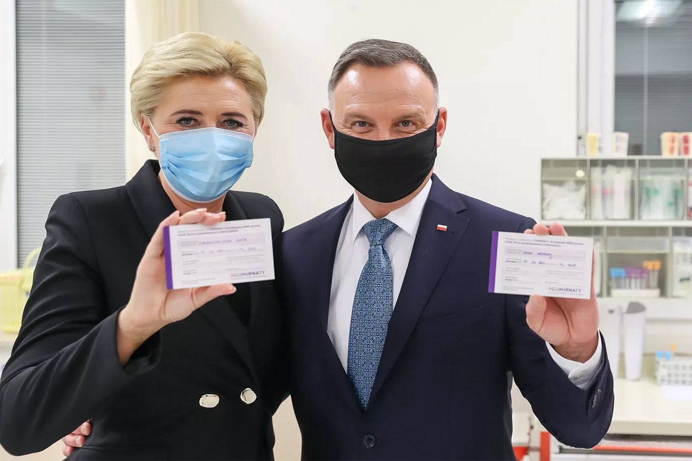 Andrzej Duda i Agata Kornhauser-Duda przyjęli trzecią dawkę preparatu na COVID-19