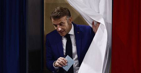 "Miażdżące upokorzenie" Emmanuela Macrona. "The Economist" o wyborach we Francji