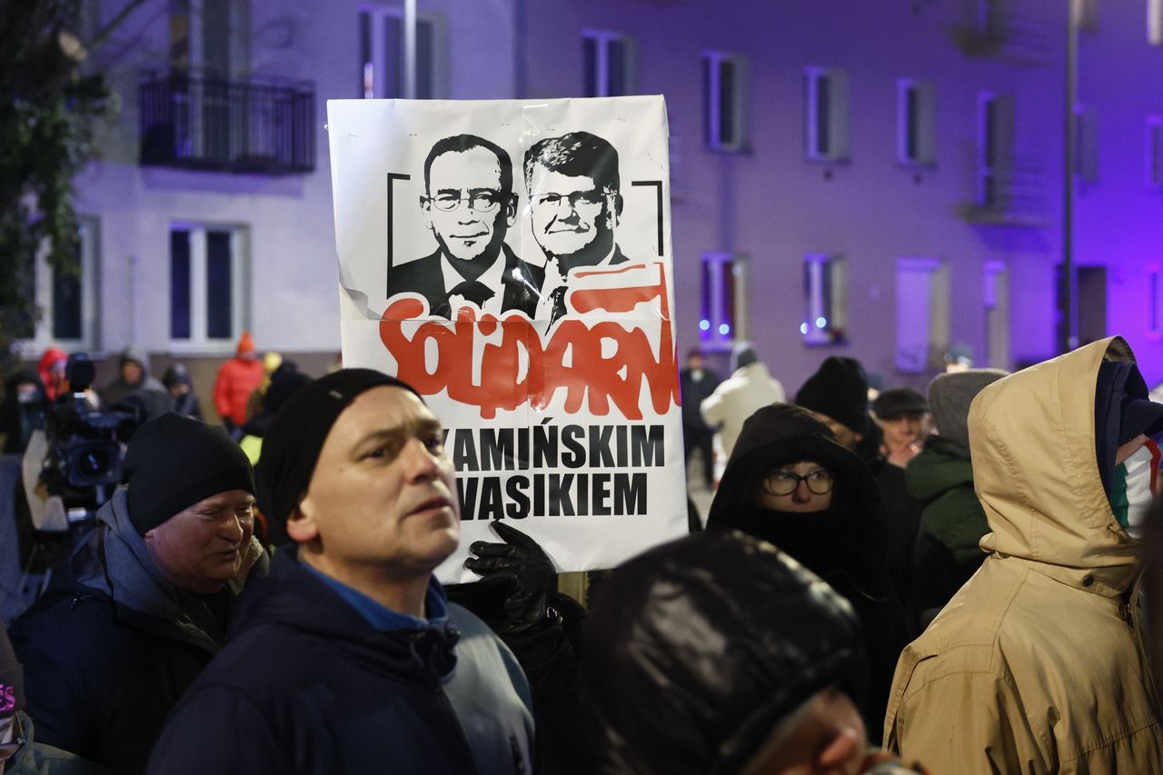 Więźniowie polityczni w Polsce? Helsińska Fundacja Praw Człowieka zabiera głos