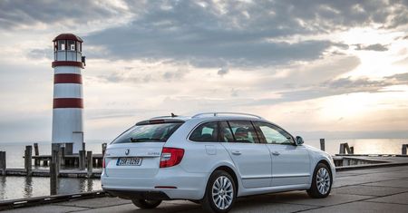 Nowa Škoda Superb z napędem hybrydowym