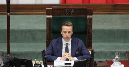 Głośny apel Krzysztofa Bosaka ws. ukraińskiej firmy. Jest odpowiedź KNF
