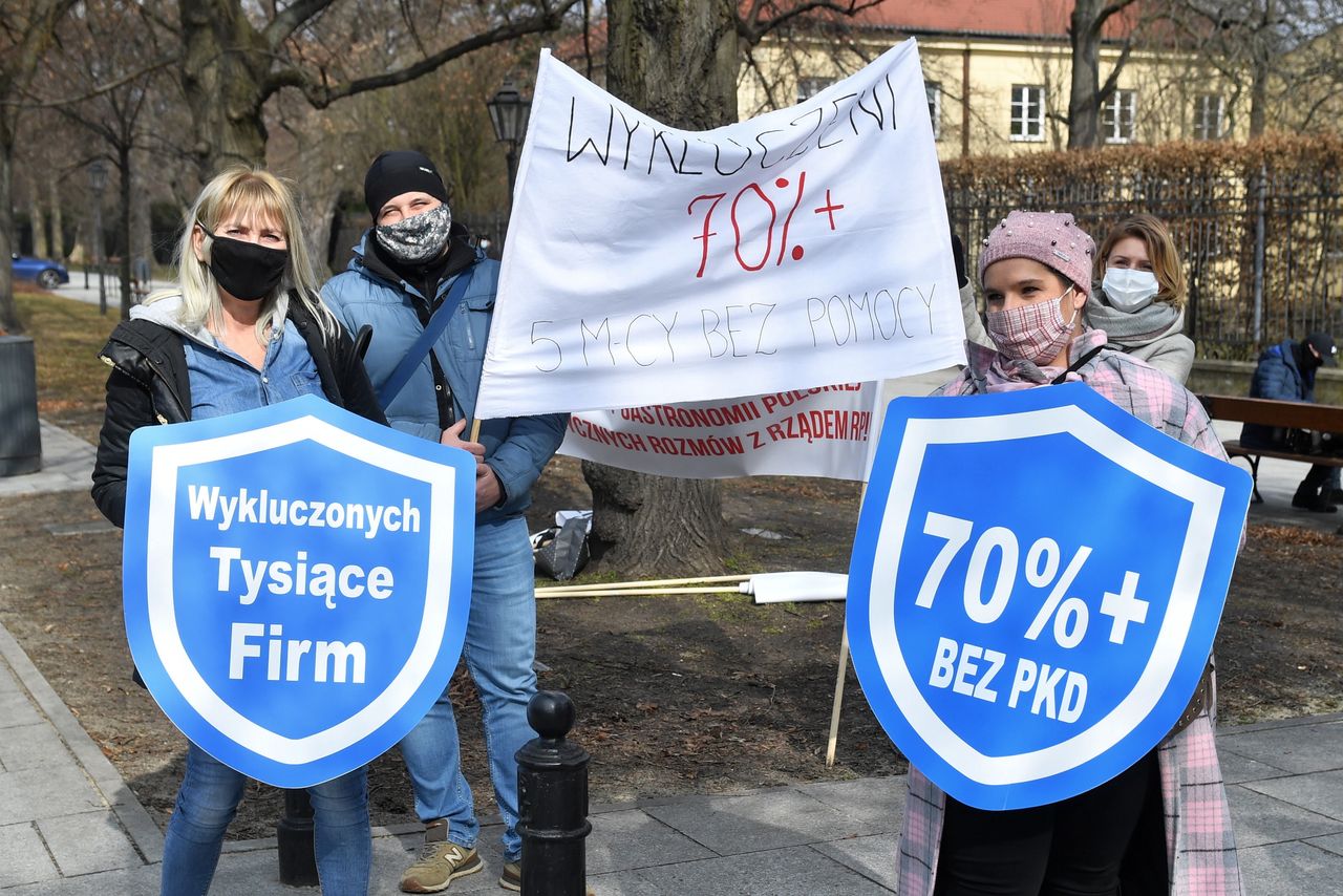 Protest przedsiębiorców. Rząd pozbawił ich szansy na zarobek. Pomoc? Żadna lub mizerna