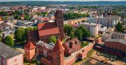Spacer po Lęborku na osiemdziesiątkę słupskiego oddziału PTTK. "Trudno zliczyć kilometry w nogach"
