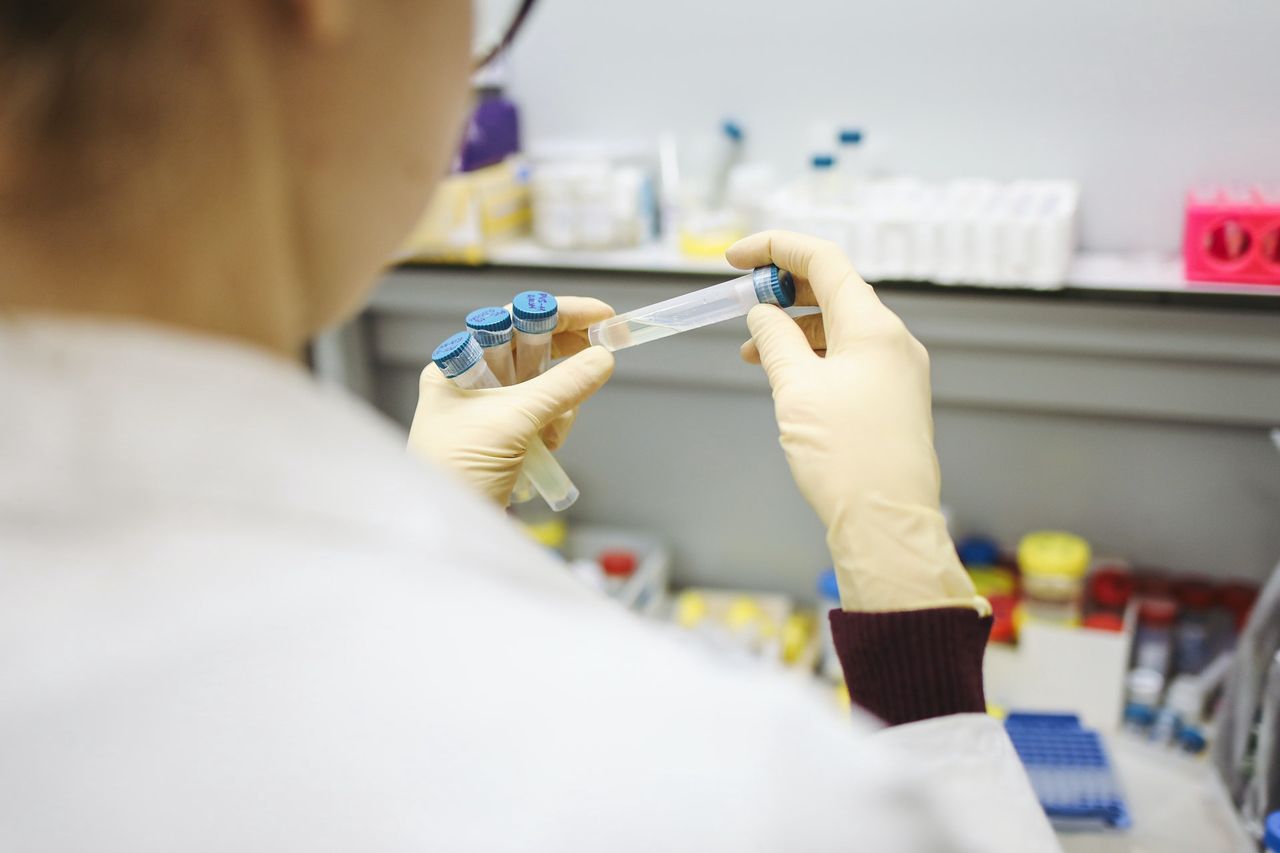 NFZ wydłuża termin na zgłoszenie się personelu medycznego do szczepień