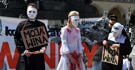 "Kościół winny, nie święty". Antyklerykalny protest w Krakowie