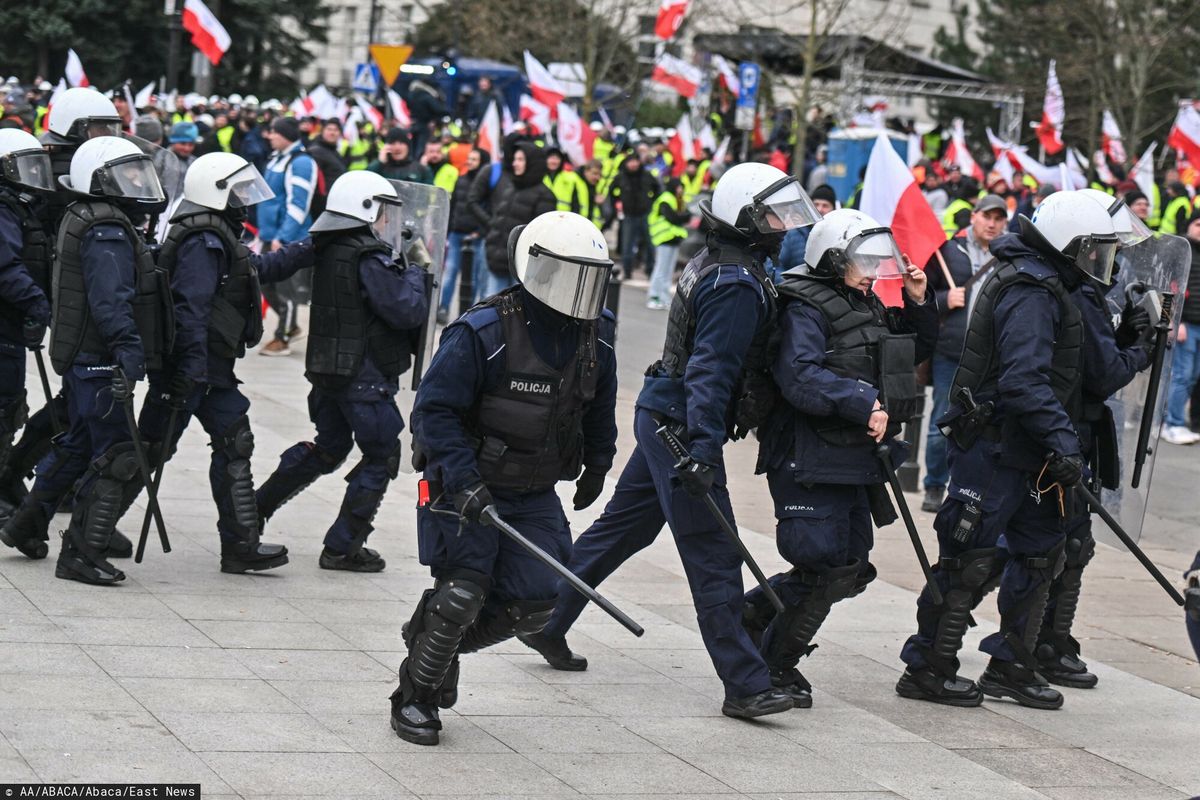 Po demonstracji rolników pod Sejmem do szpitala trafiło 14 funkcjonariuszy