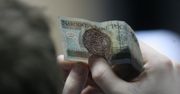 Banknot 10 zł sprzedany za kilka tysięcy? To możliwe. Trzeba sprawdzić numery seryjne