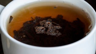 W Niemczech zakaz, Polacy wciąż piją. "Zagrożenie dla wątroby"