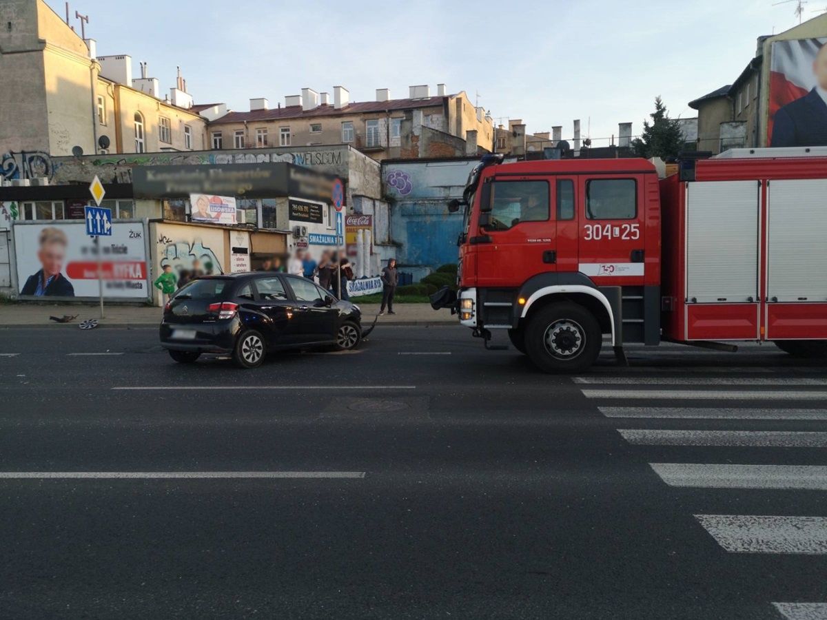 Zderzenie citroena z fordem na al. Tysiąclecia