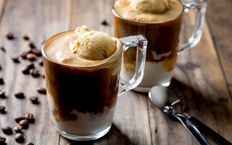 Kawa Vanilla Affogato z lodami - zdjęcie.
