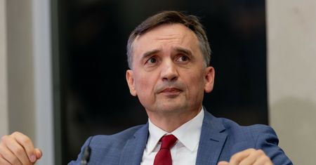 Nowy ruch śledczych ws. ekstradycji Ziobry. Jest komentarz polityka