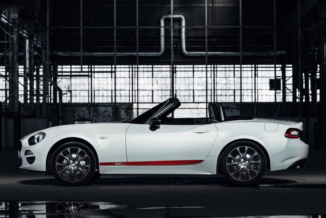 Rozczarowujący Fiat 124 Spider S-Design. Szkoda, że zmieniło się tak mało