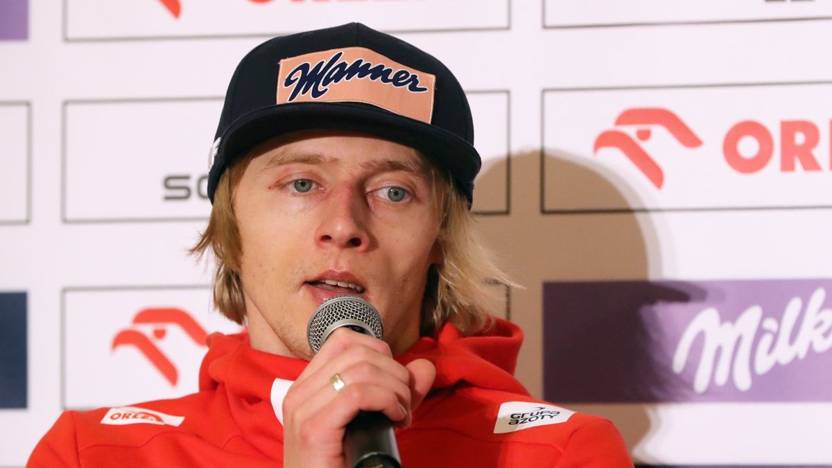 Zakopane, 12.01.2023. Zawodnik reprezentacji Polski Dawid Kubacki podczas konferencji prasowej w Zakopanem, 12 bm. Spotkanie dotyczyło zawodów Pucharu Świata w skokach narciarskich, które odbędą się w dniach 14-15 bm. (gj) PAP/Grzegorz Momot