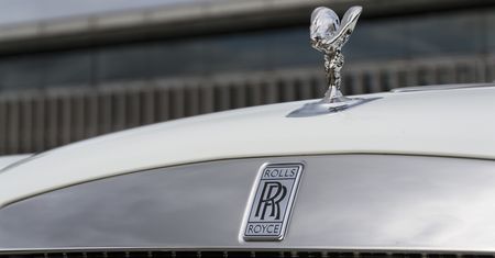 Krzyżówka dla miłośników motoryzacji. Znasz marki luksusowych samochodów?