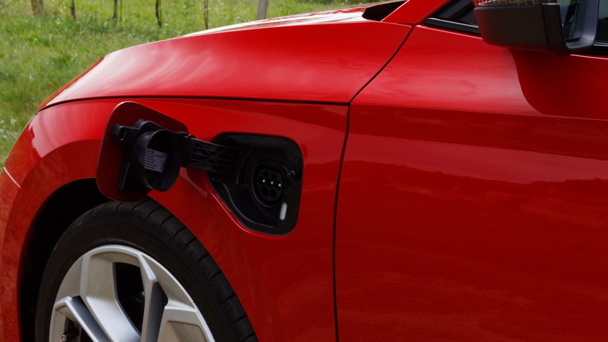 Wtyczki działają. Takie auta wyraźnie obniżyły emisję CO2. Pytanie, ile w tym rzeczywistego efektu?