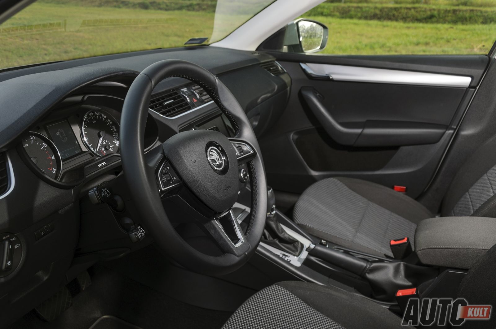 Škoda Octavia 1,2 TSI DSG Ambition - galeria zdjęć 18
