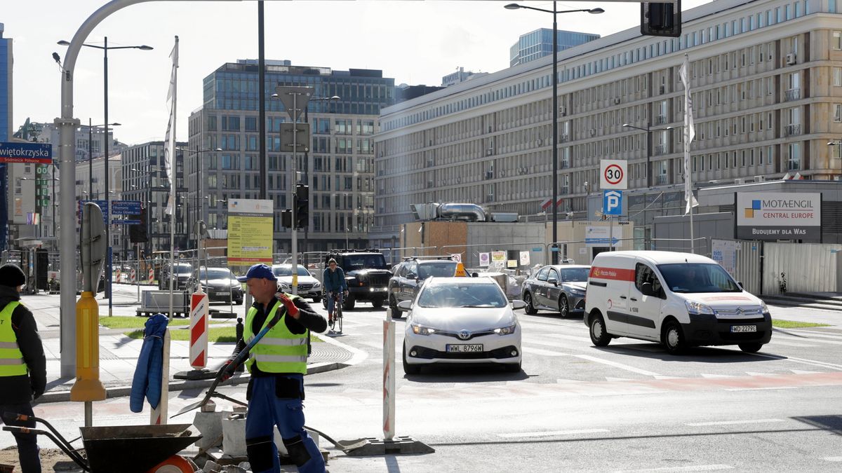 Zagadka z łopatą i asfaltem. Warszawski ZDM szuka pracownika