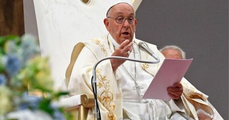 Franciszek spotkał się z grupą ofiar pedofilii. "To plaga"