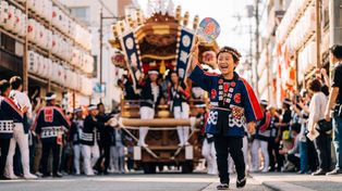 Tragedia podczas festiwalu w Japonii. Drewniane platformy runęły na zakręcie