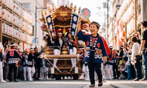 Tragedia podczas festiwalu w Japonii. Drewniane platformy runęły na zakręcie
