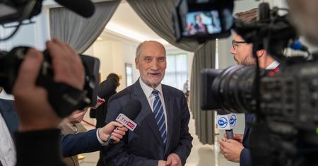 Komisja regulaminowa za uchyleniem immunitetu Antoniego Macierewicza