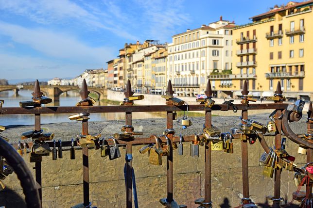 Kłódki na słynnym Ponte Vecchio