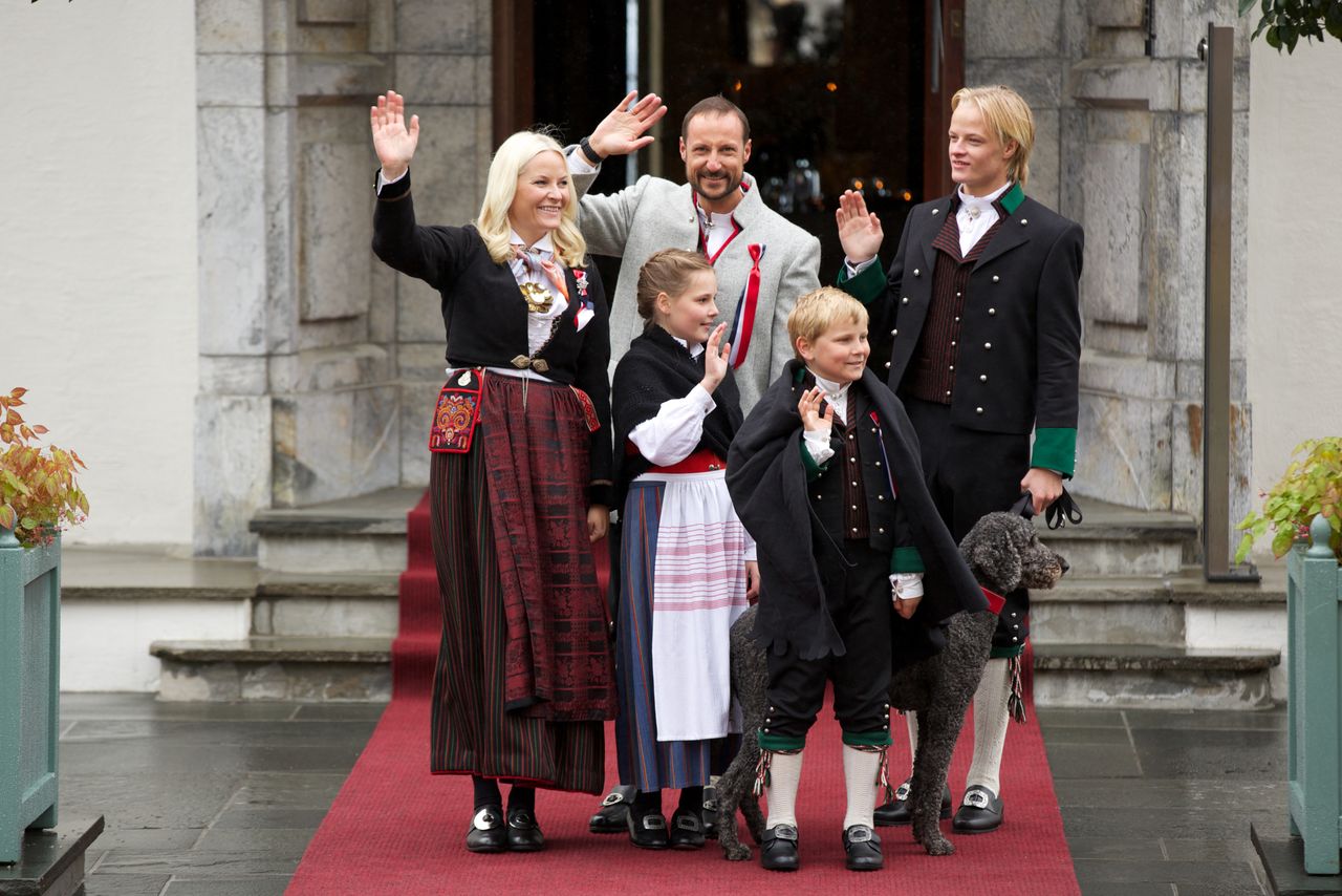 Książę Haakon i księżna Mette-Marit z dziećmi w 2015 roku 